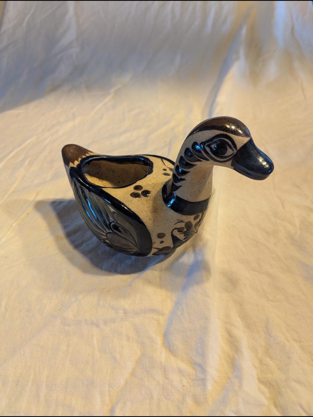 2/50$ Vintage Black and Beige Ceramic Duck tonola Planter
